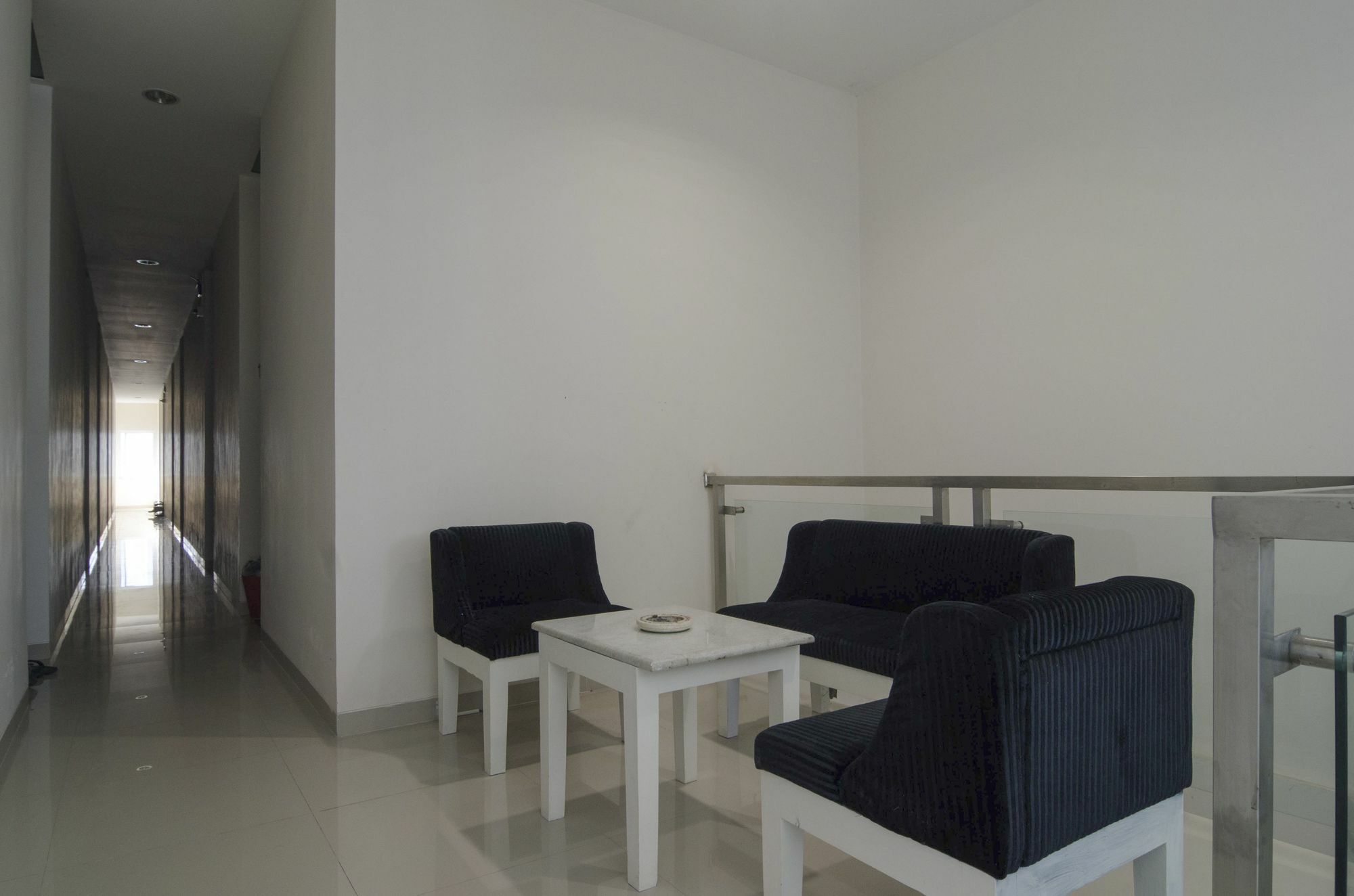 מלון סמאראנג Reddoorz Near Lawang Sewu מראה חיצוני תמונה