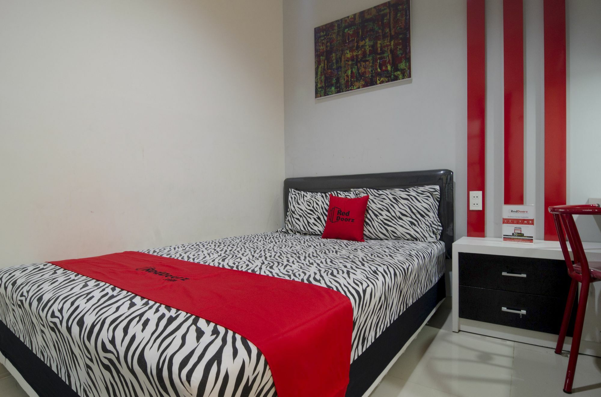 מלון סמאראנג Reddoorz Near Lawang Sewu מראה חיצוני תמונה