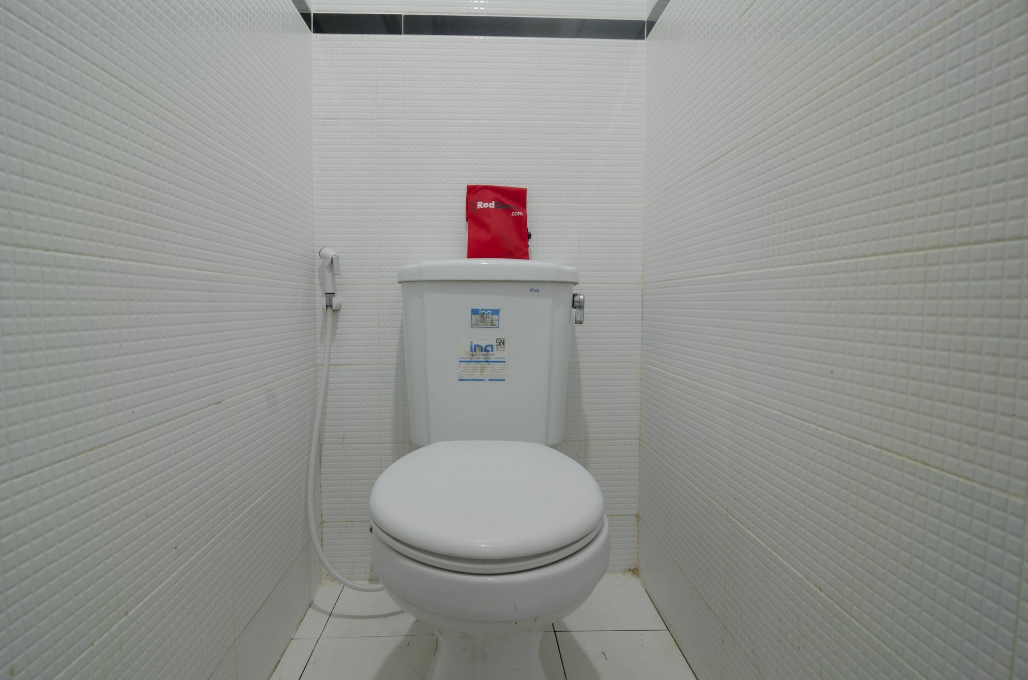 מלון סמאראנג Reddoorz Near Lawang Sewu מראה חיצוני תמונה