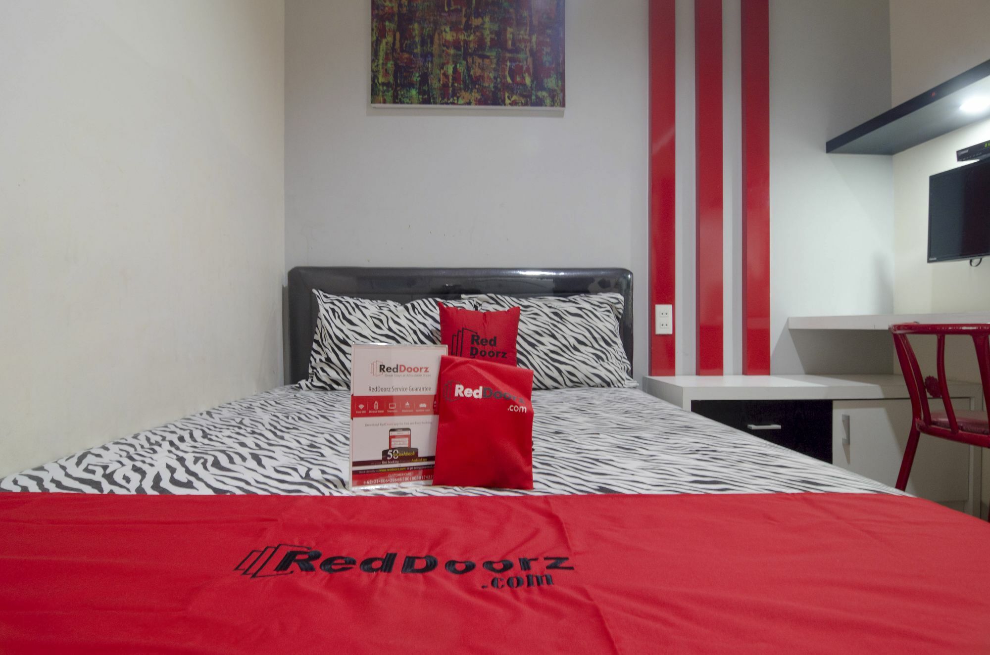 מלון סמאראנג Reddoorz Near Lawang Sewu מראה חיצוני תמונה